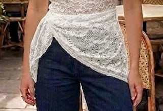 Foulard en dentelle florale à bordure festonnée à nouer en ceinture