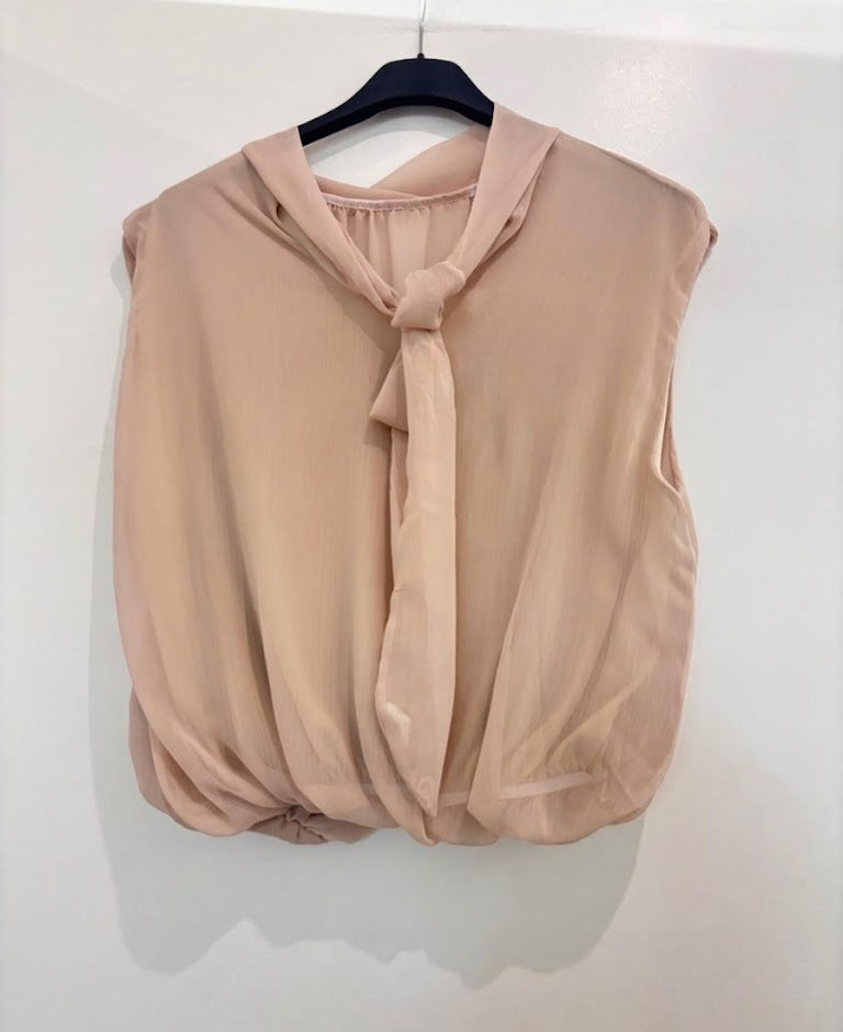 Top sans manches en mousseline transparente drapée col froncé et nœud torsadé à la taille