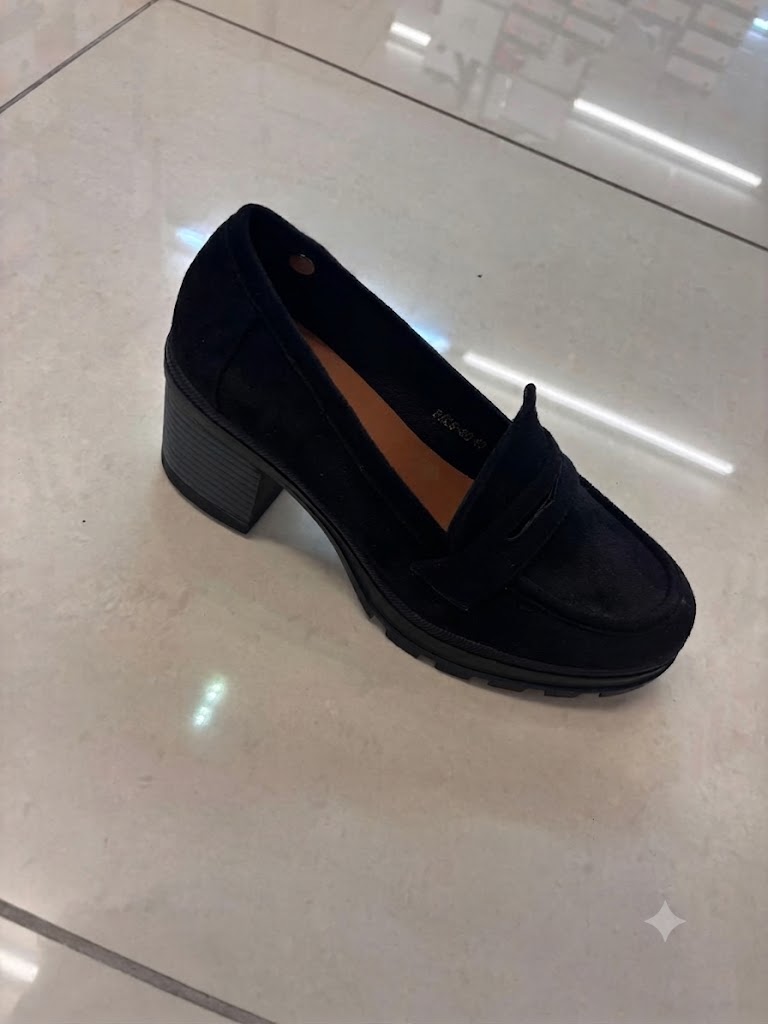 Mocassin à talon noir en suédine, semelle plateforme