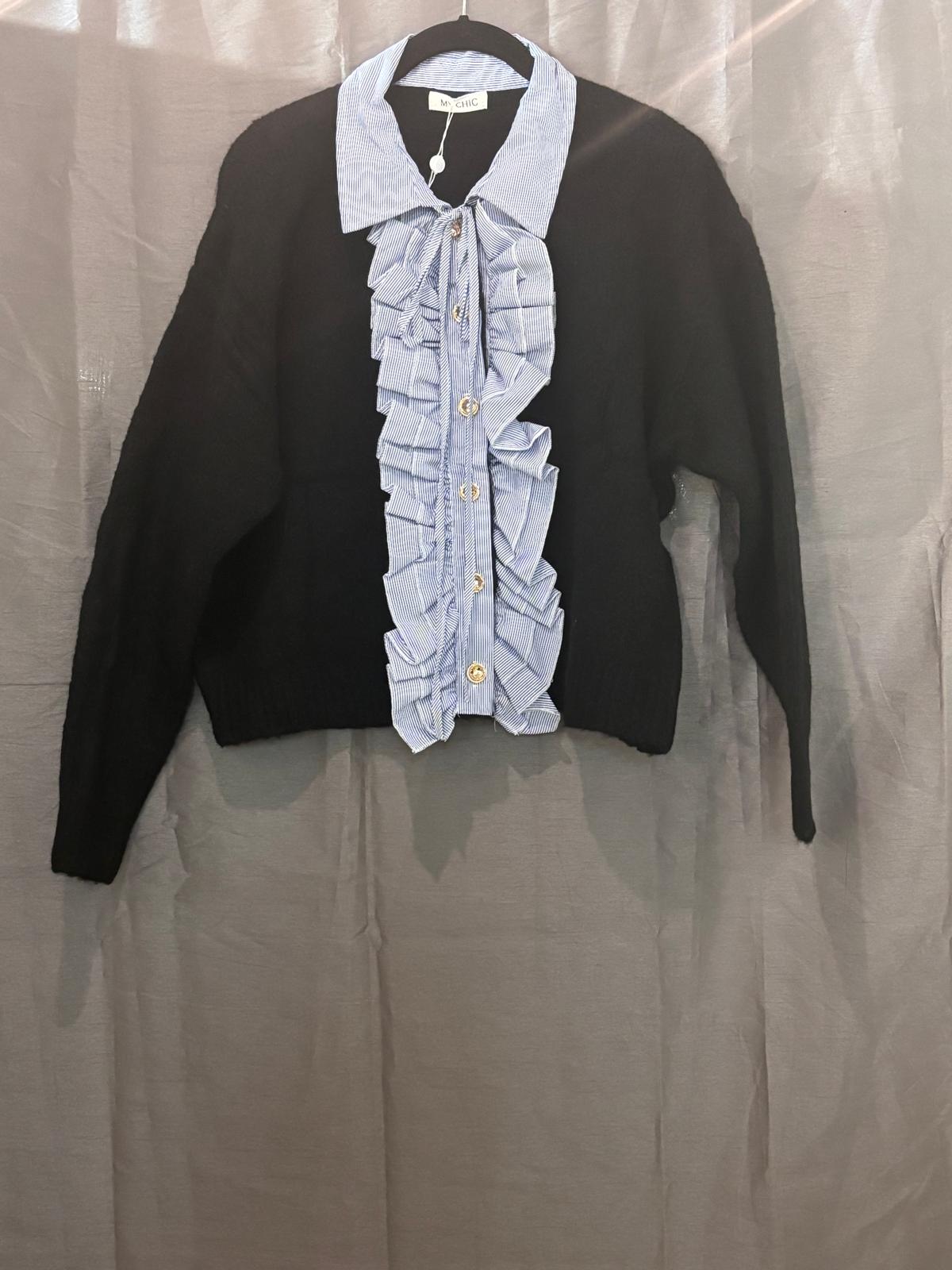 Pull à plastron chemise rayée bleu-blanc et boutons dorés