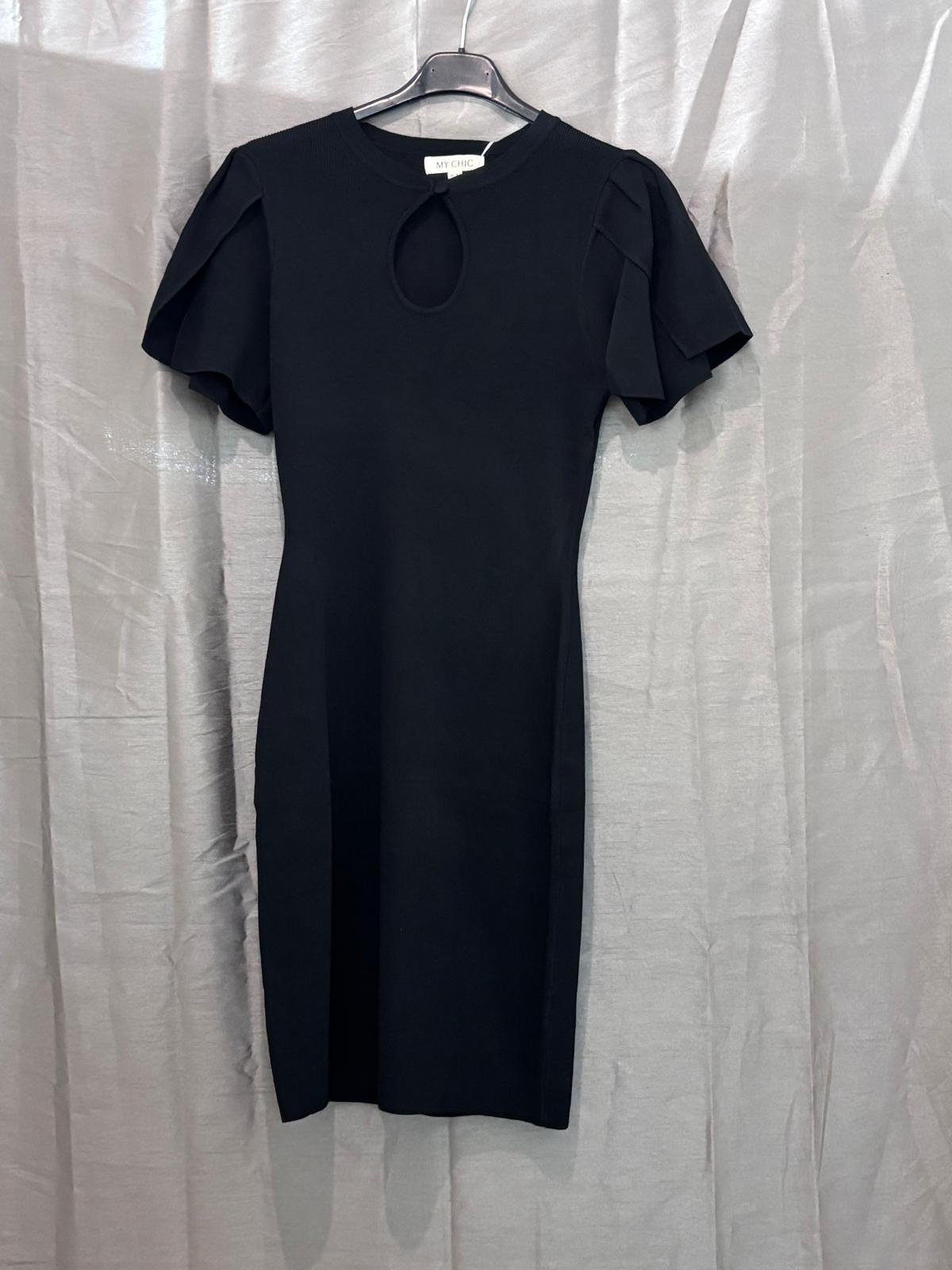 Robe courte à découpe cœur et manches volantées
