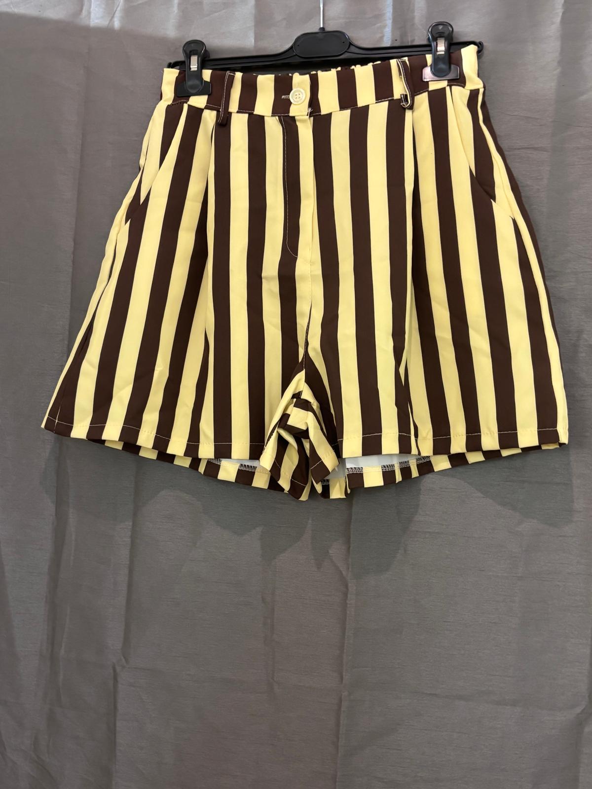 Short taille haute à rayures