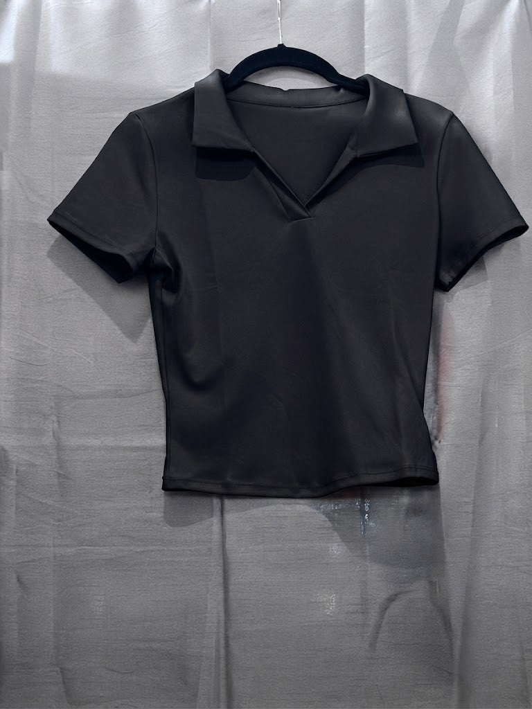 Top col polo échancré à manches courtes