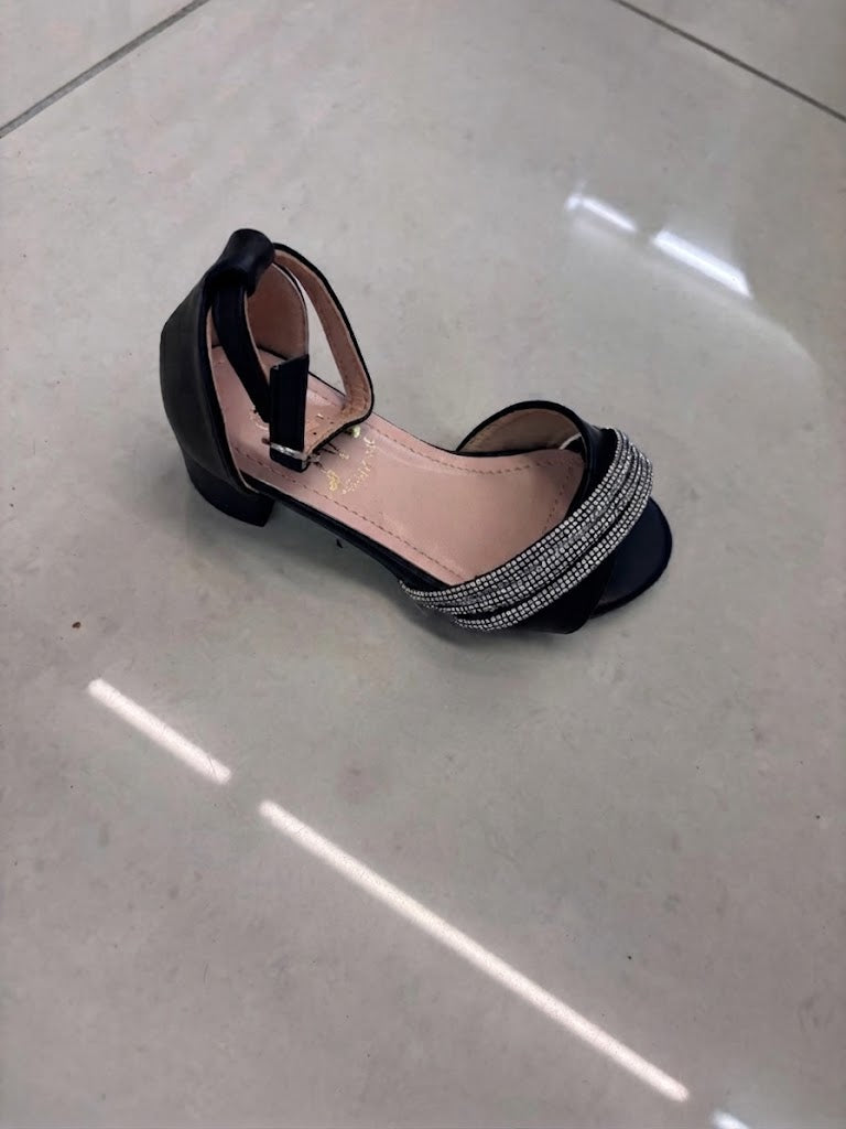 Sandale petit talon, brides fines strassées