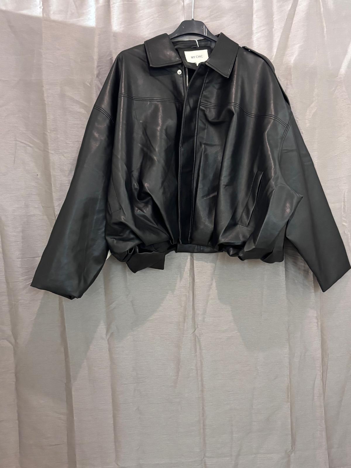 Veste en cuir noir oversize zippée