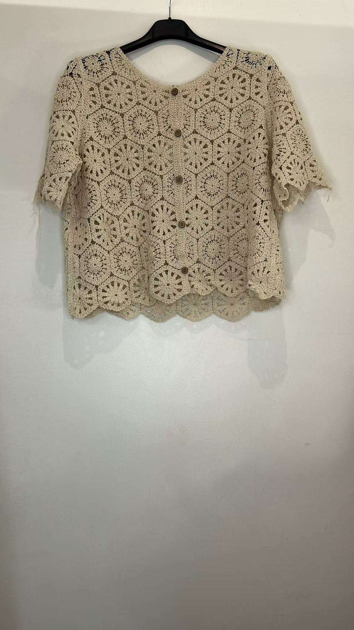 Top crochet à manches courtes