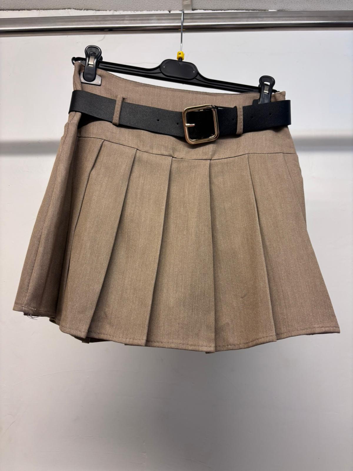 Jupe plissée avec ceinture avec short intégré