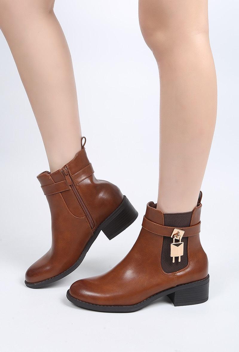 Bottines avec détail cadenas doré