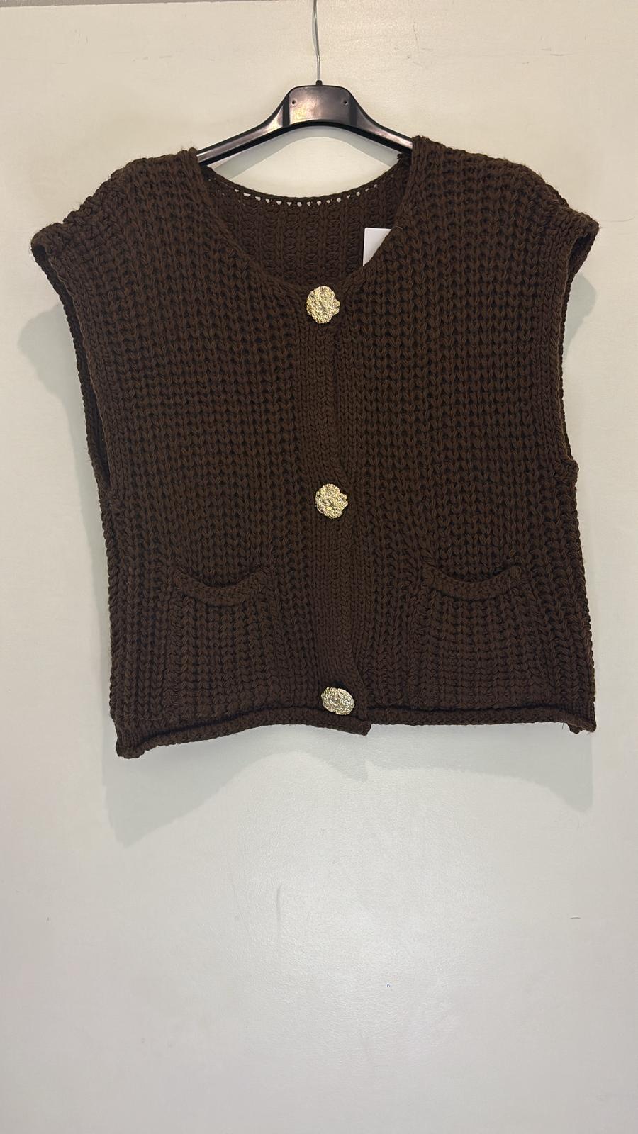 Cardigan sans manches en maille avec boutons dorés