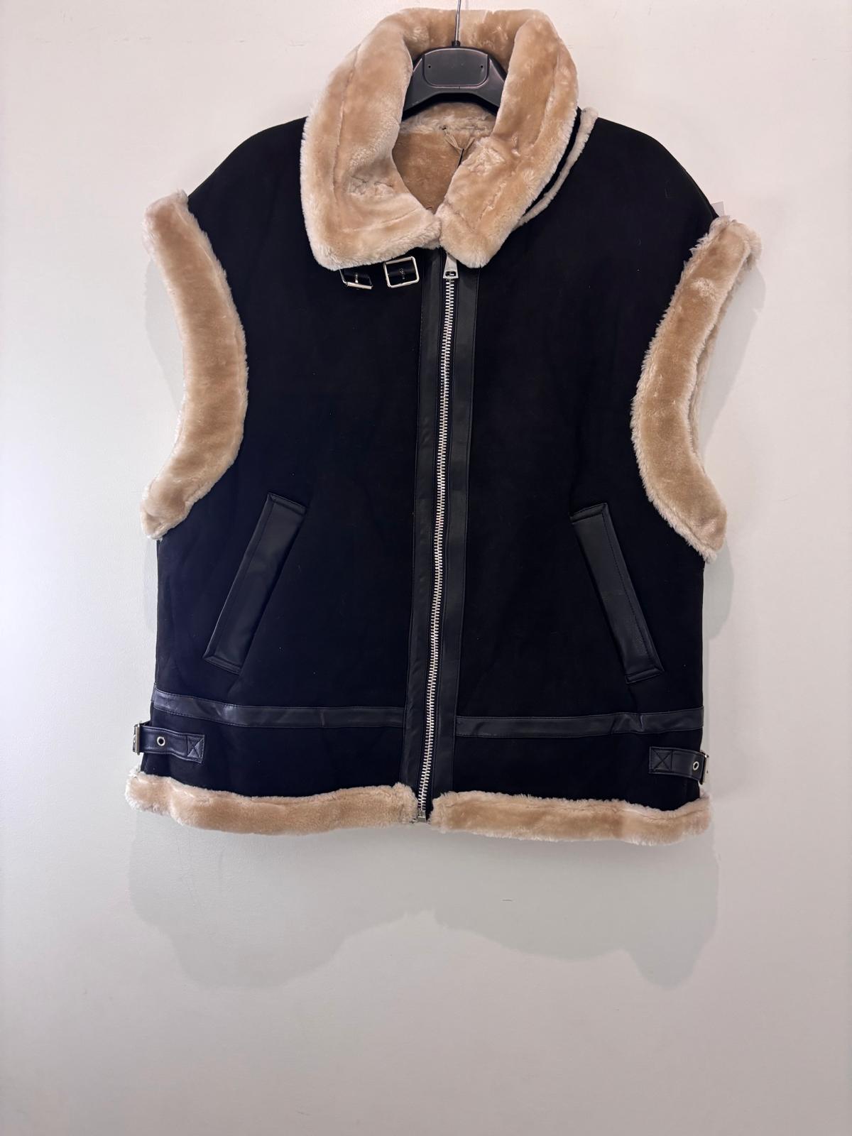 Veste sans manches doublé en fausse fourrure