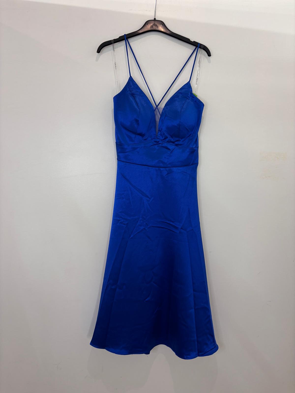 Robe satinée à fines bretelles