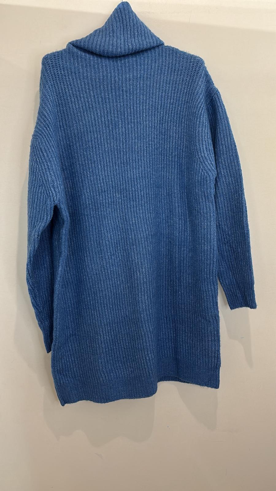 Robe pull à col roulé en maille épaisse