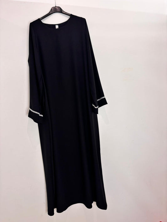 Abaya chic avec détails strass aux manches