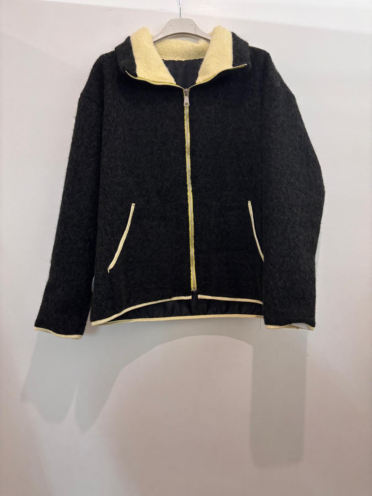 Veste courte à col zippé