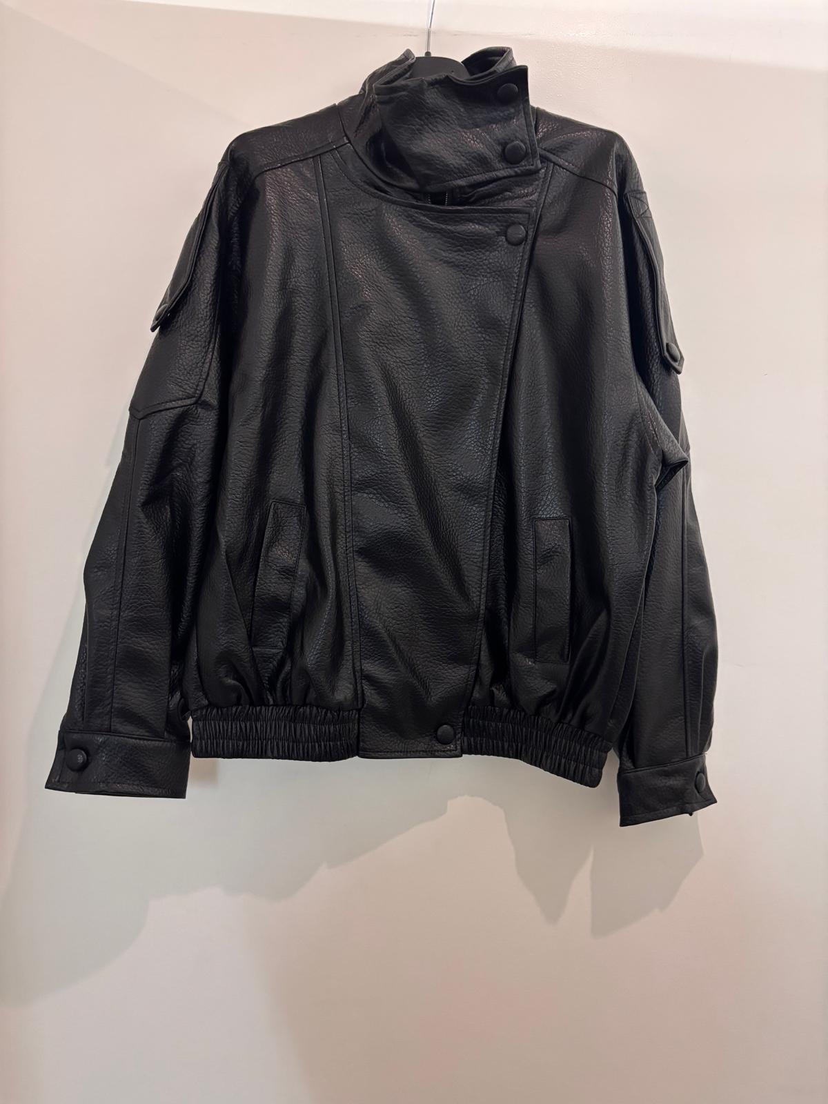 Veste en simili cuir col montant