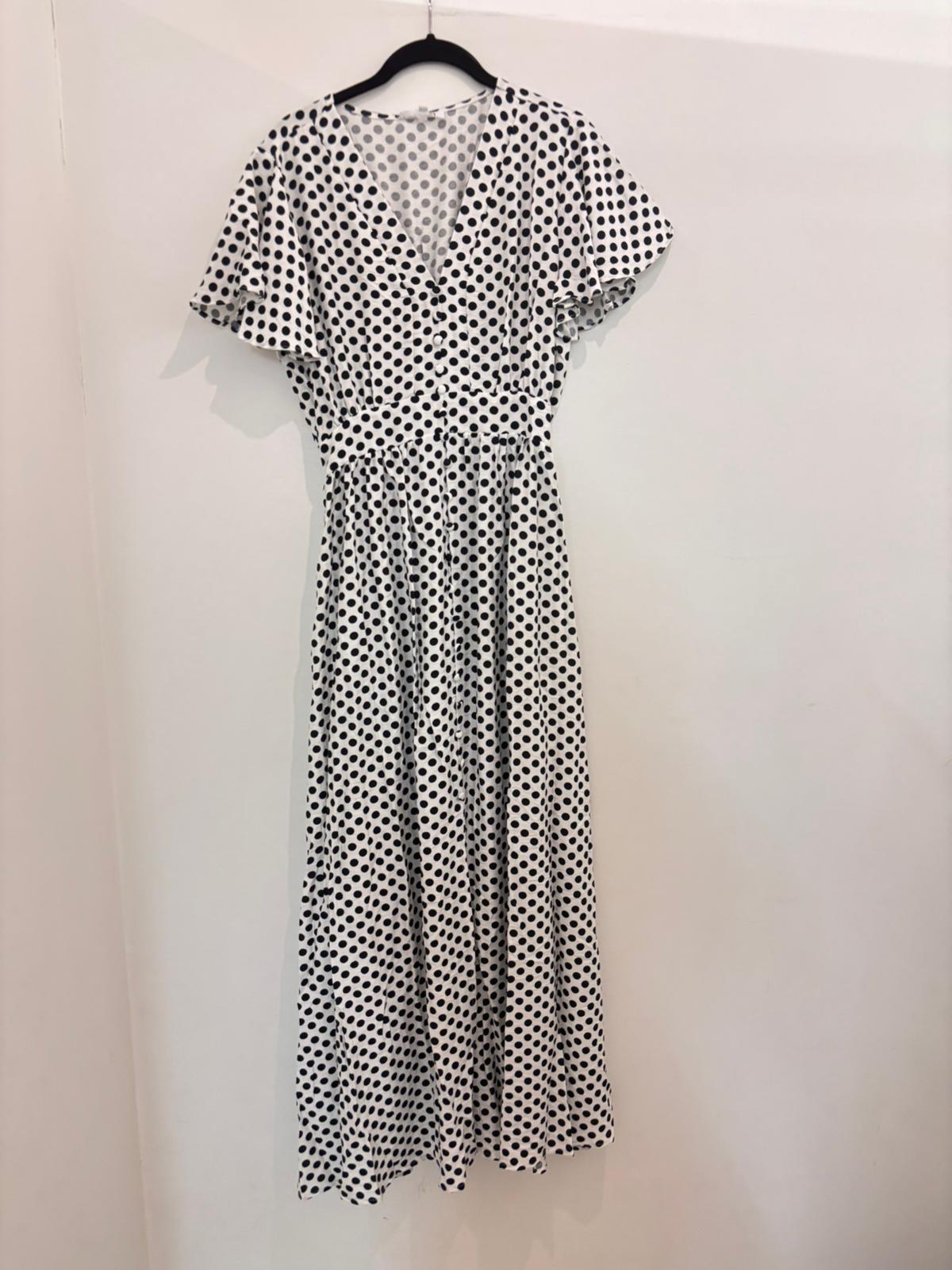 Robe midi à pois col V croisé manches papillon volantées et fente latérale coupe fluide