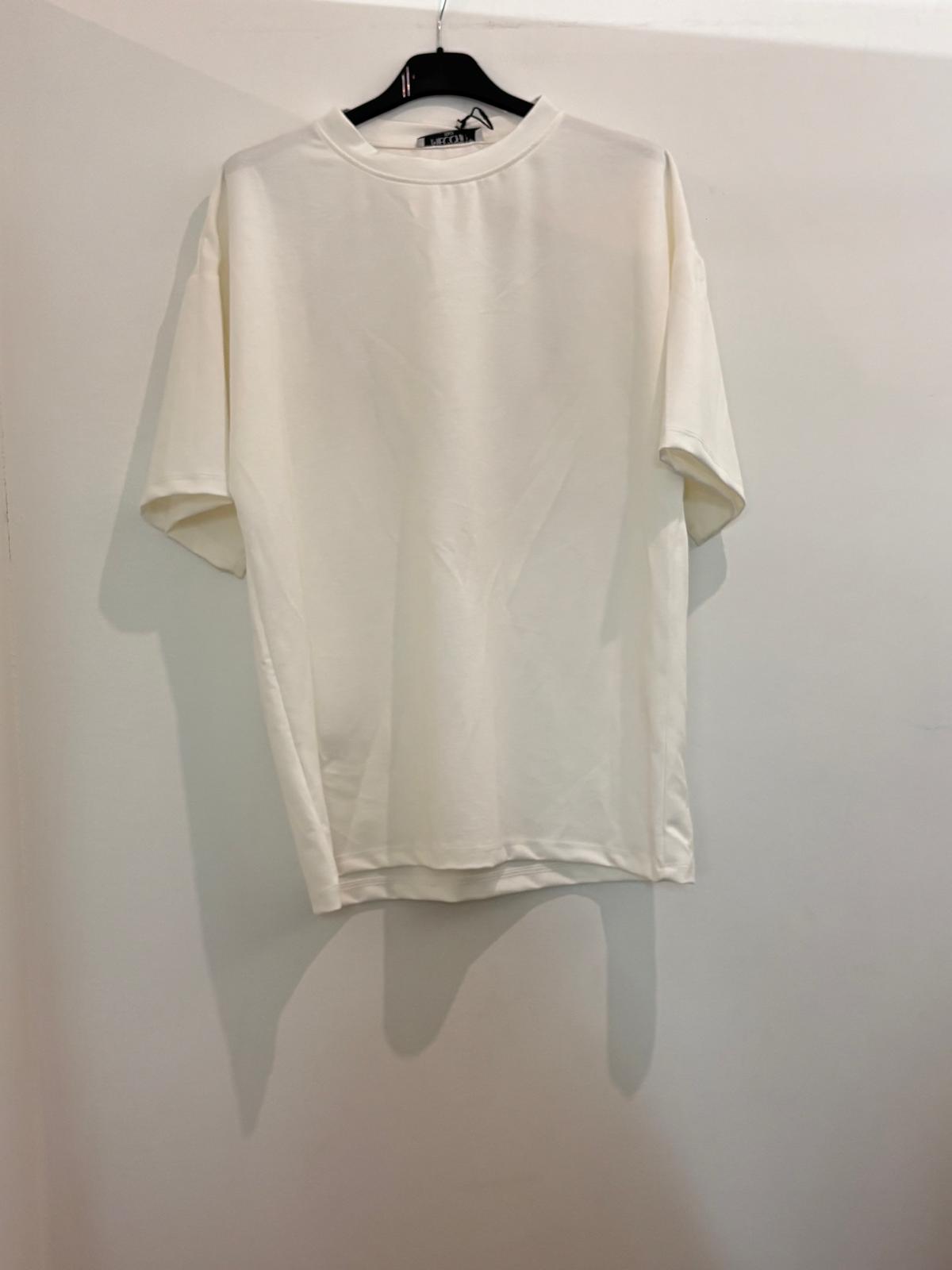 T-shirt oversize uni au devant dos en cœur en dentelle bordé de passementerie rouge