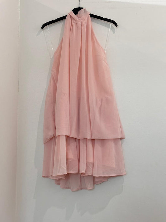Robe courte en voile fluide col montant et bas à double volant