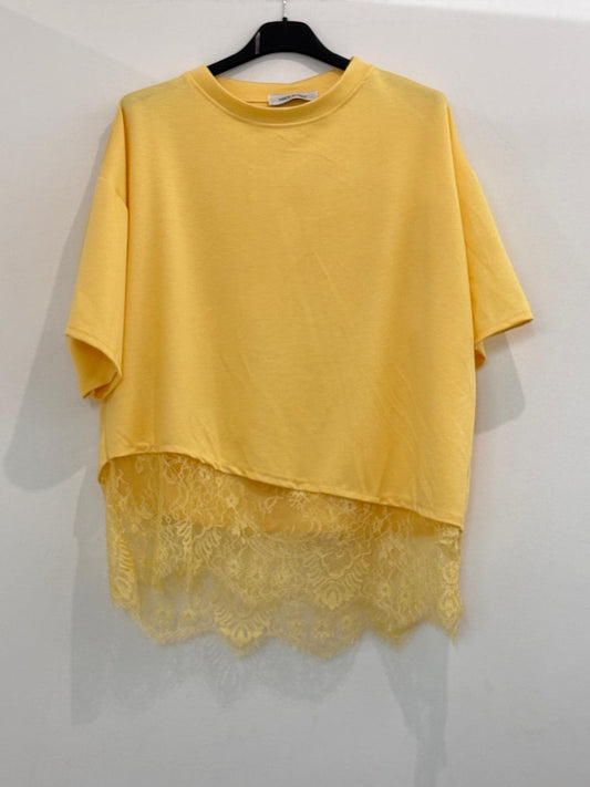 T-shirt oversize bas asymétrique en dentelle florale transparente