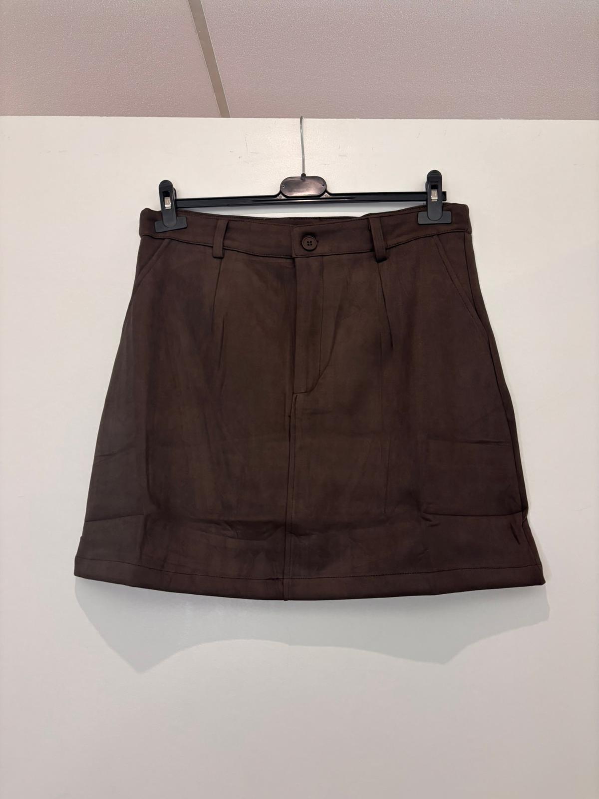 Jupe courte droite avec short intégré
