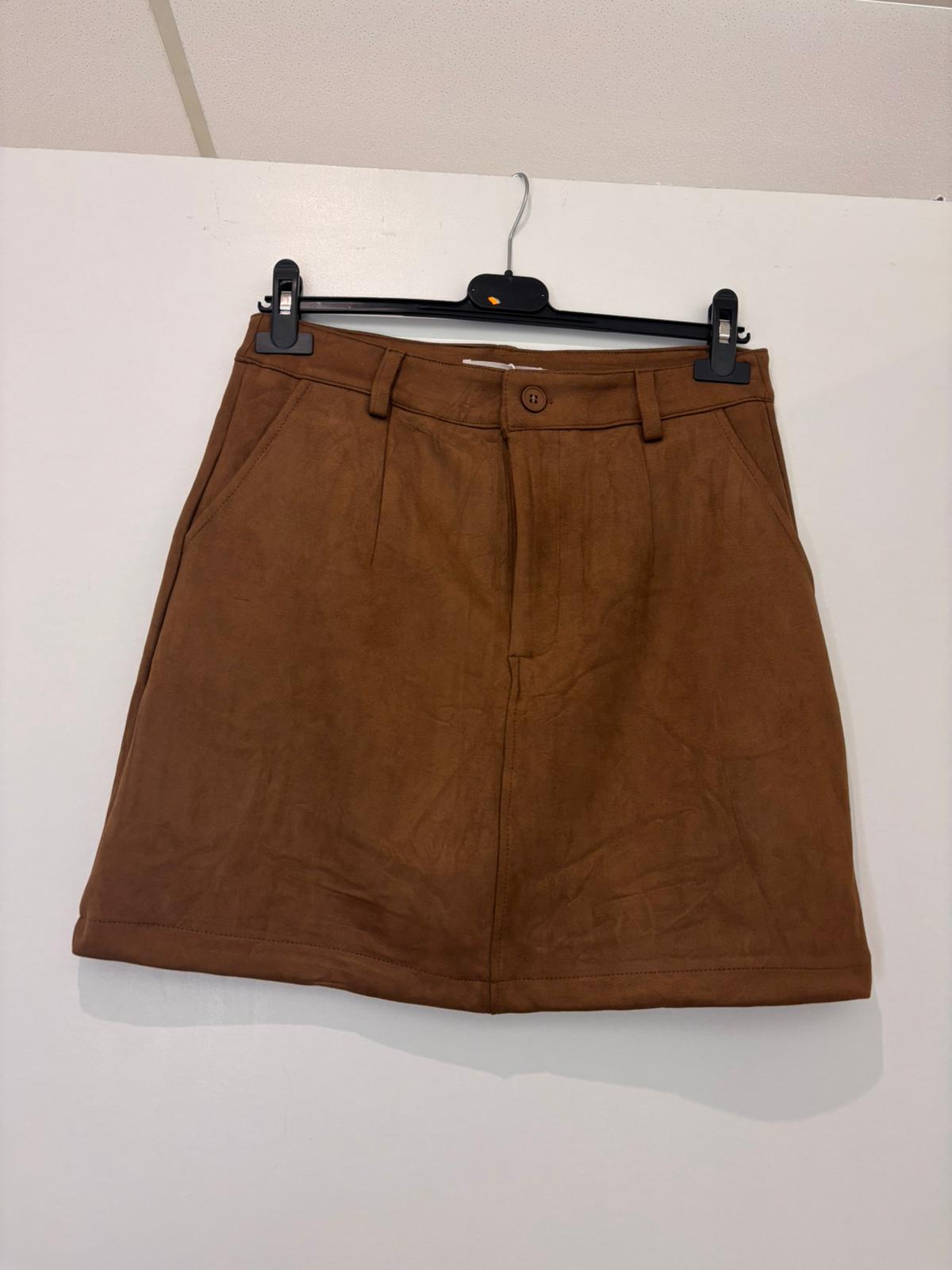 Jupe courte droite avec short intégré