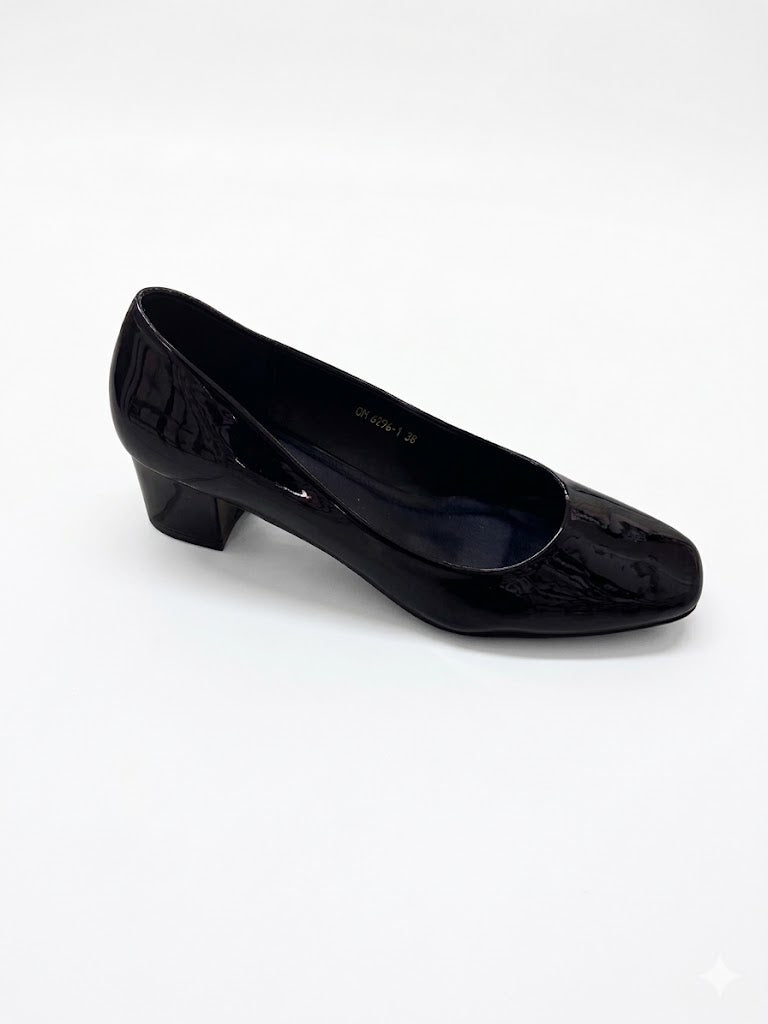Escarpin vernis noir à bout carré et petit talon bloc