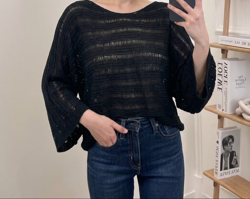 Top crochet ajouré col bateau & manches chauve-souris