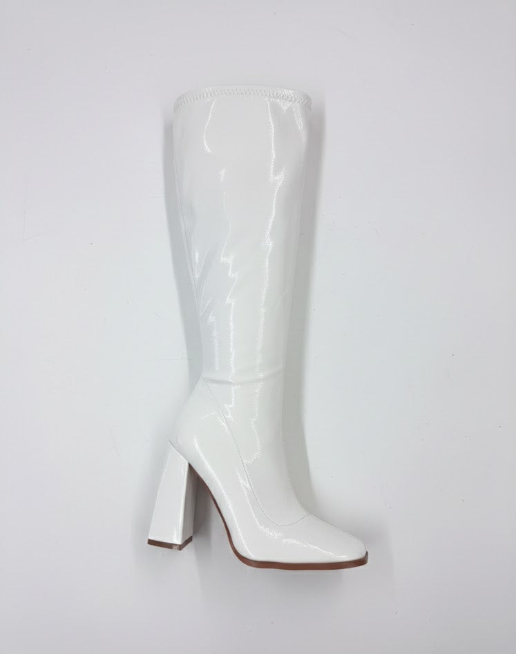 Bottes blanche vernie à talon carré style rétro chic