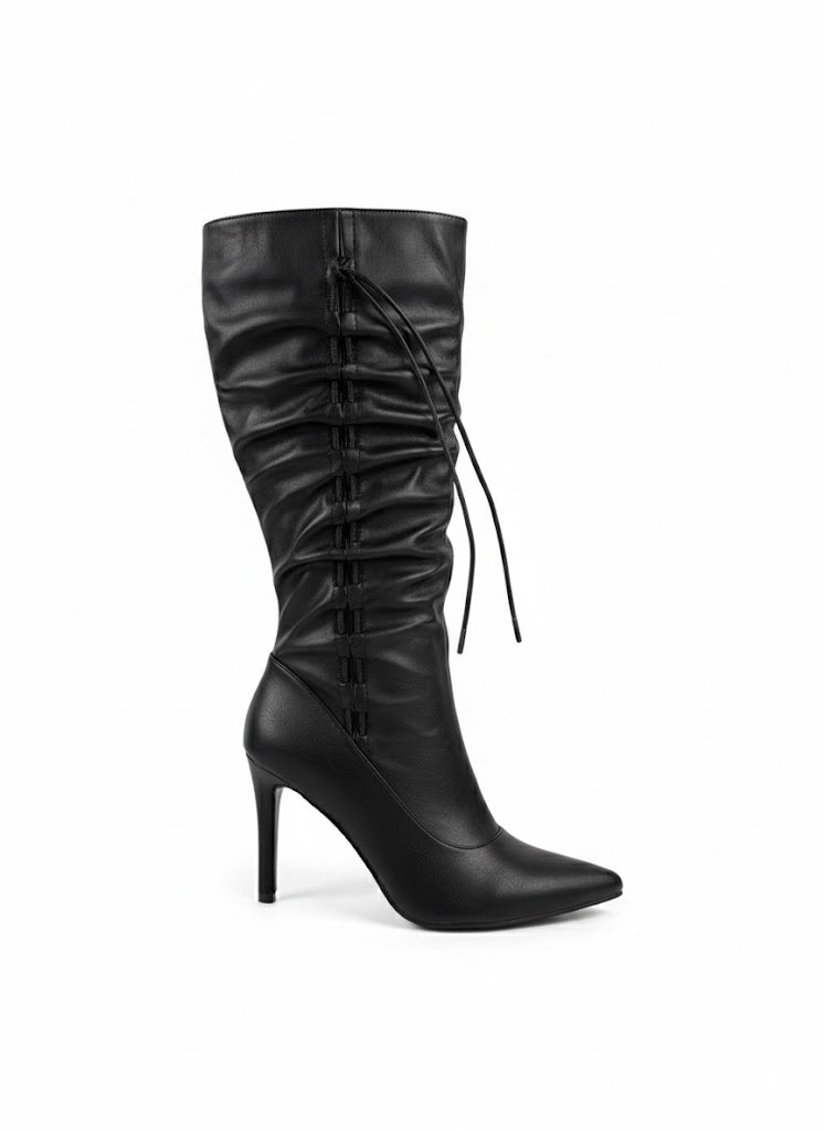 Bottes noire à talon aiguille et laçage décoratif