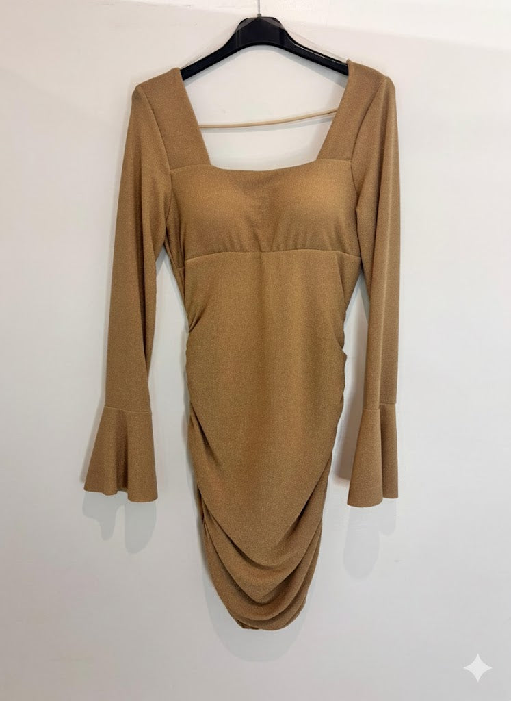 Robe dos nu manches évasées & coupe froncée