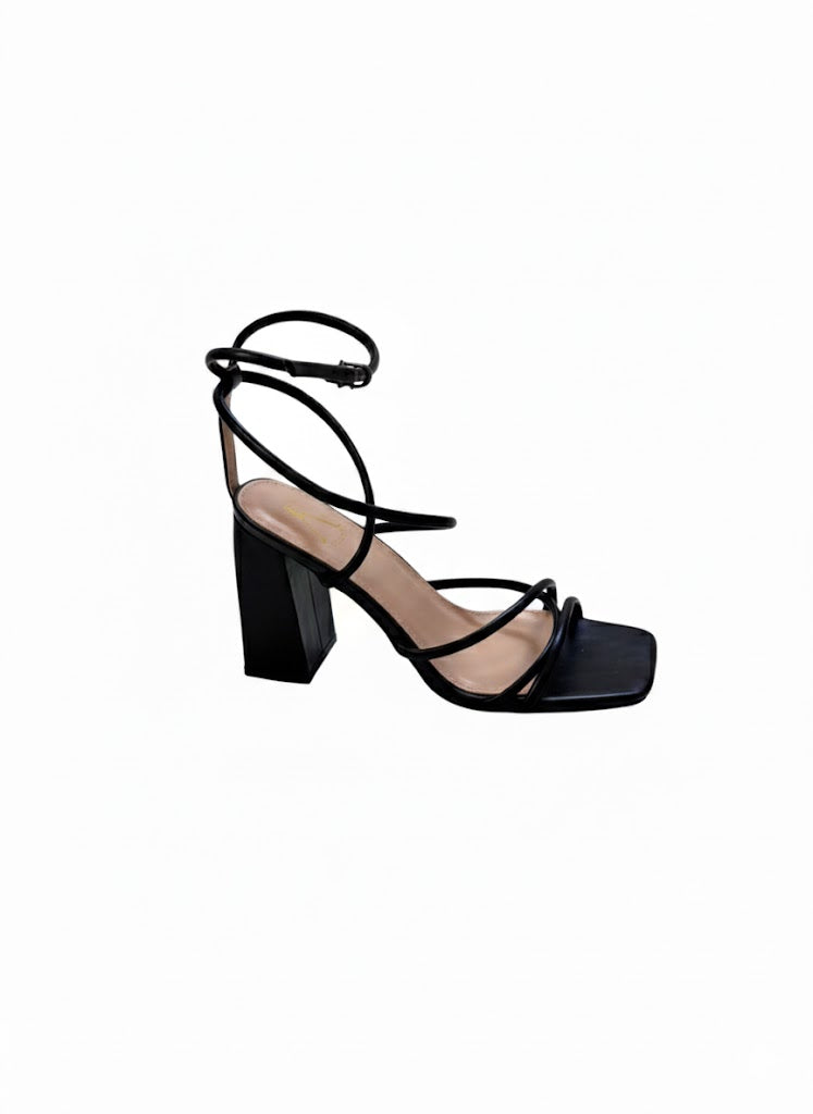 Sandales noires à brides fines et talon carré