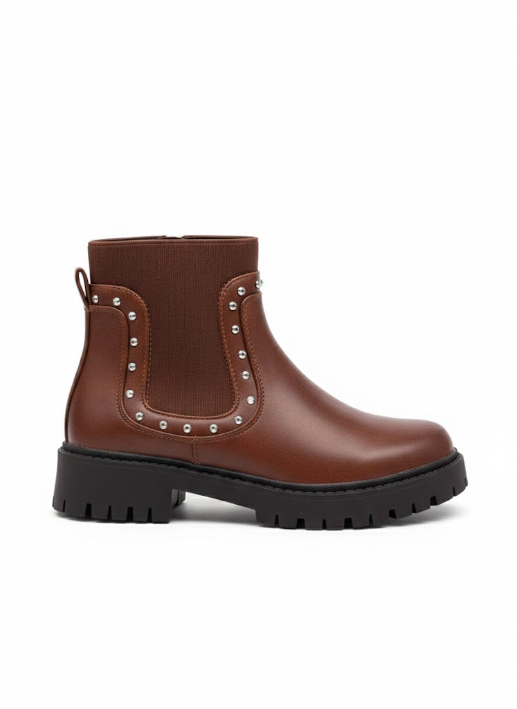 Bottines marron à clous métalliques