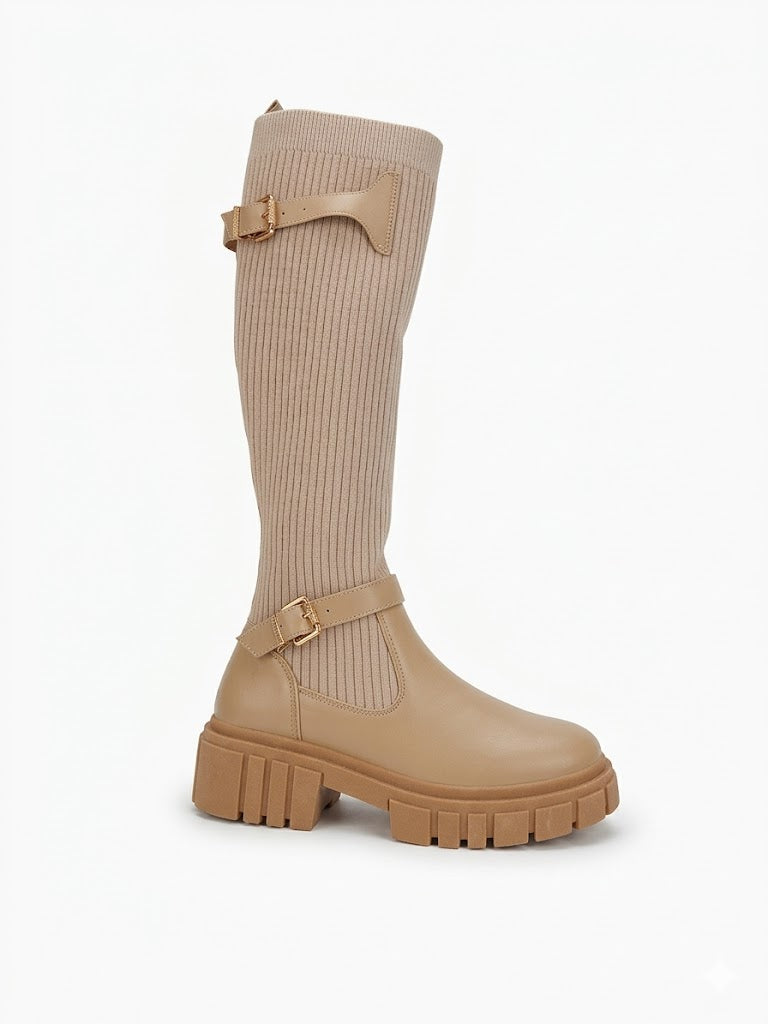 Bottes hautes beige à tige côtelée et semelle crantée