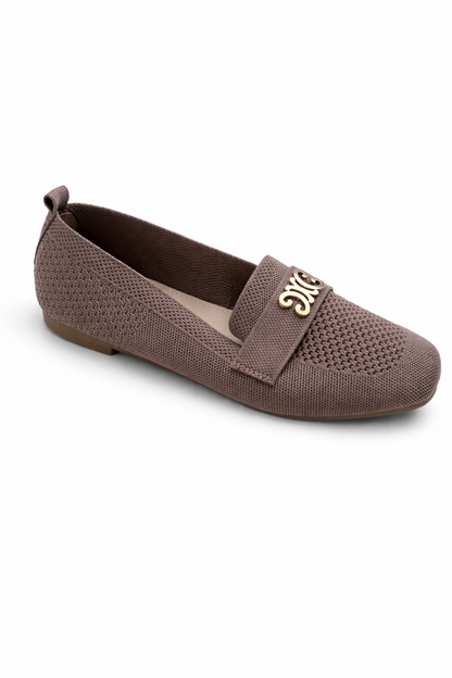 Mocassins slip-on en maille respirante avec ornement métallique doré
