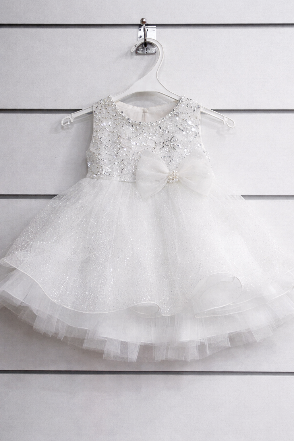 Robe tulle volumineux et corsage brodé avec nœud