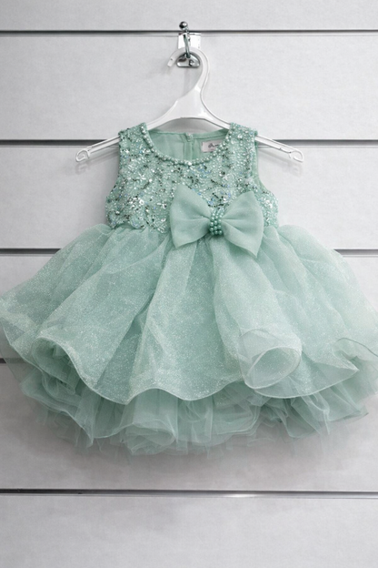 Robe tulle volumineux et corsage brodé avec nœud