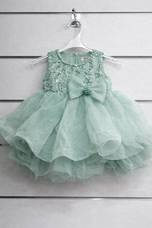 Robe tulle volumineux et corsage brodé avec nœud