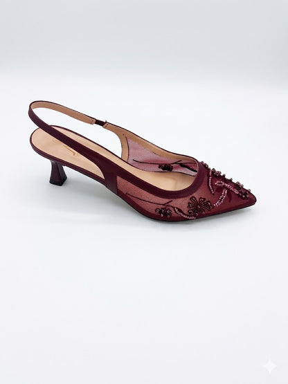 Slingback en tulle avec broderies et perles bout pointu et petit talon