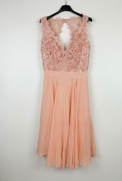 Robe courte avec bustier en dentelle brodée et perles