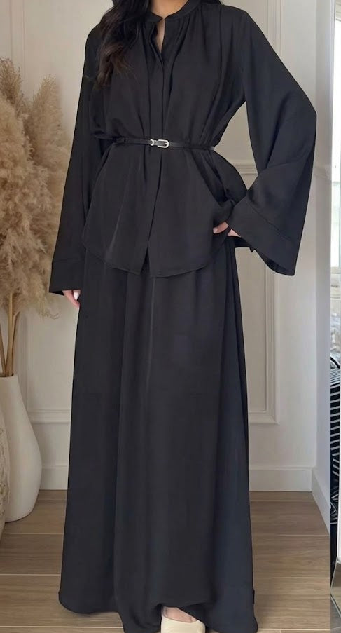 Ensemble abaya avec tunique manches kimono larges et jupe longue ceinture argentée