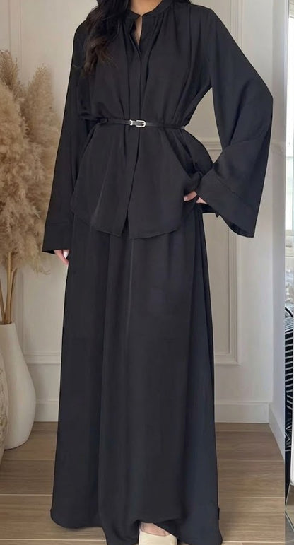 Ensemble abaya avec tunique manches kimono larges et jupe longue ceinture argentée