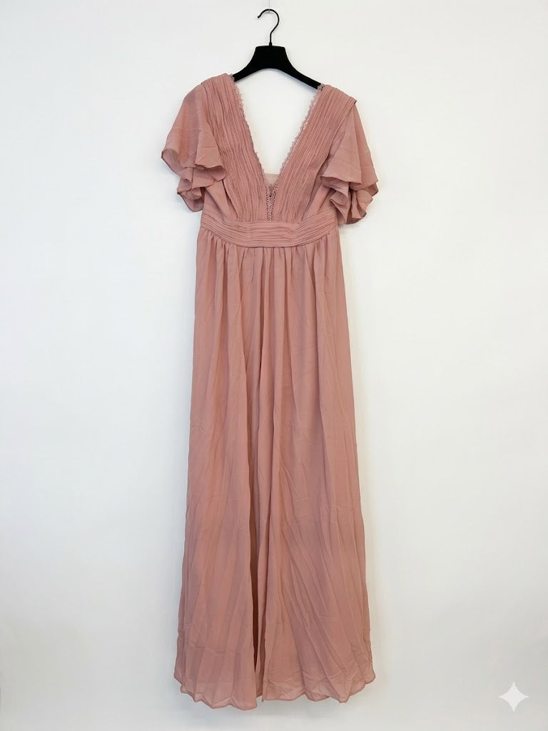 Robe longue manches papillon et détail dentelle sur le décolleté V