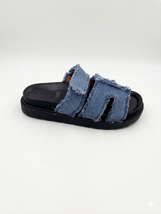 Mule Denim Effilochée à Brides Multiples sur Semelle Noire