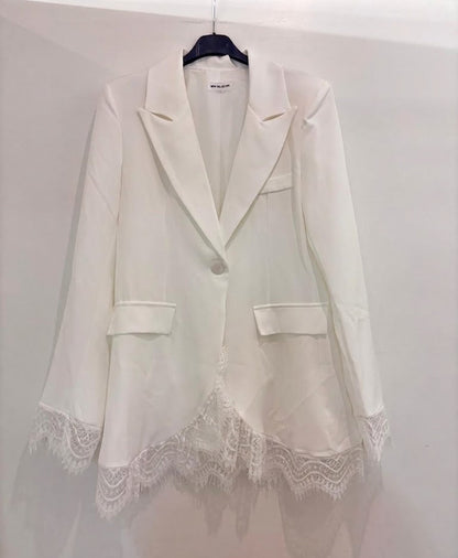 Blazer oversize monobouton bordure dentelle bas & manches