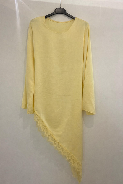 Tunique asymétrique avec finition dentelle