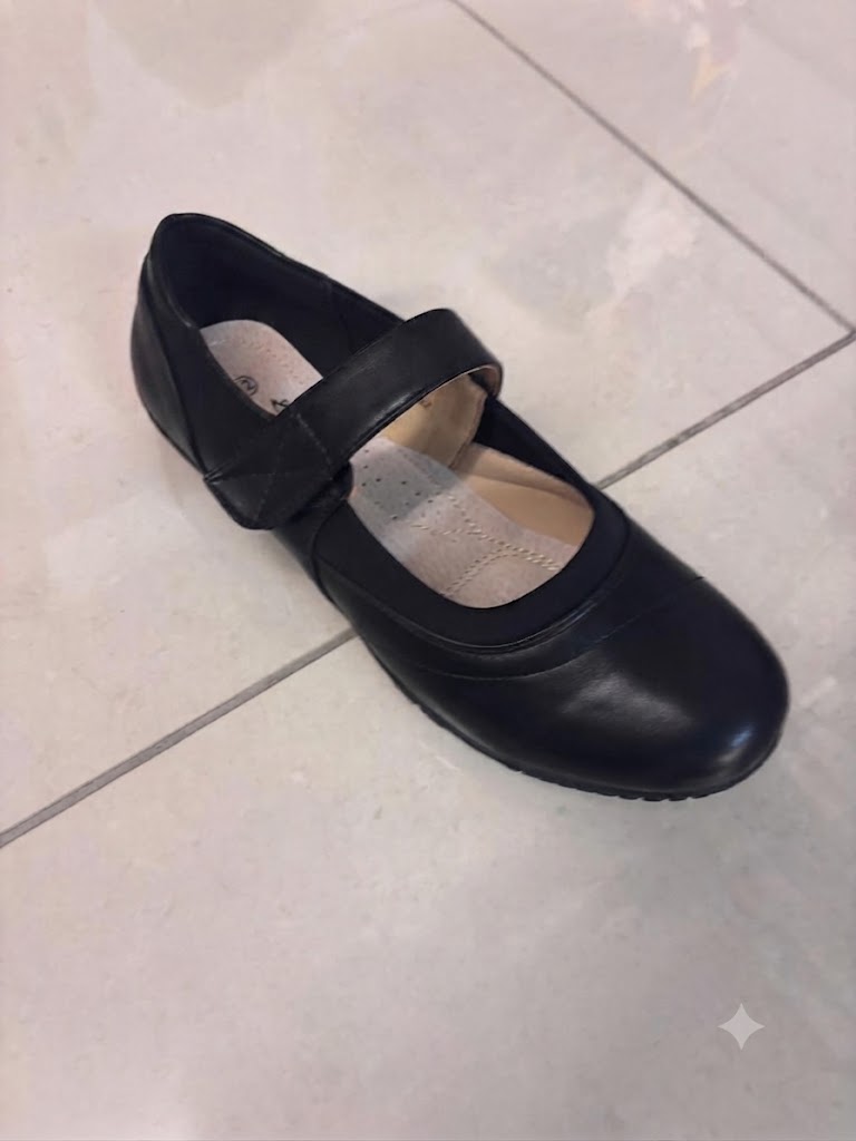Ballerine plate noire, bride scratch