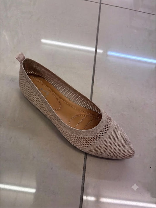 Ballerine plate en maille résille, bout pointu