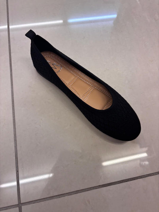 Ballerine plate noire en maille tressée, bout rond