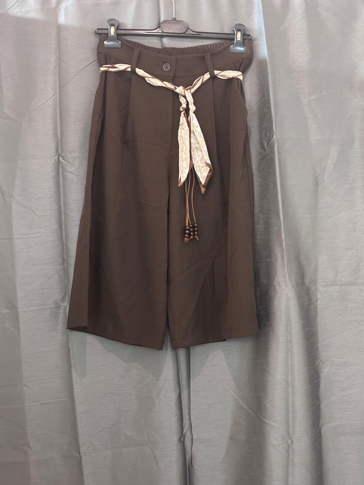 Bermuda taille haute avec ceinture foulard