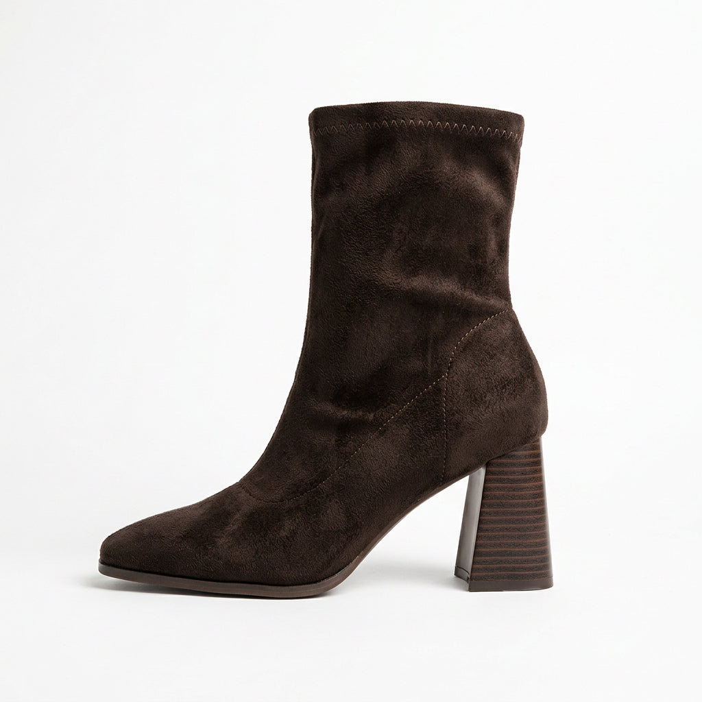 Bottines en suédine à talon évasé